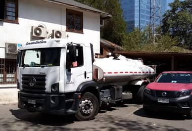 Municipalidad de Las Condes envió apoyo técnico para combatir incendio en Molina