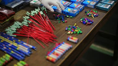 Carabineros de Talca incautó fuegos artificiales que se vendían por Facebook