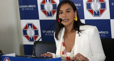 Colegio Médico anunció su retiro de la Mesa Social Covid