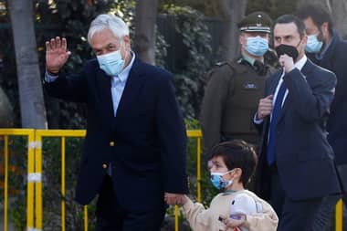 Ex presidente Piñera: "No podemos farrearnos nuestro hermoso país"