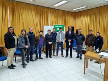 Diputado Pulgar gestiona colaboración público privada para Bomberos de Teno