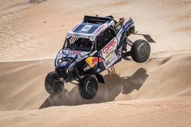 Francisco “Chaleco” López lo pasa mal en el Dakar