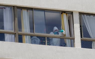 Niña de 3 años sobrevive tras caer desde un piso 14: cayó sobre una adolescente