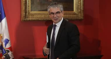 Ministro Marcel logra superávit fiscal en 2022 de la mano de mayor tributación y la minería