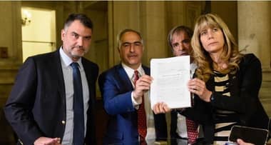 Senadores ingresan requerimiento al TC para impugnar siete indultos otorgados por el presidente Boric