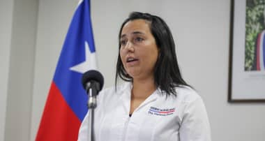 Exfuncionaria municipal de Talca acusa a directora de Salud de pedir aportes de campaña a cambio de horas extras