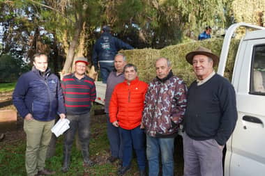 Familias destacan entrega de ayuda en forraje y alimentos para perros en Tutuquén