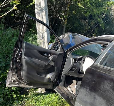 Conductor ebrio resultó lesionado tras chocar poste en sector Zapallar de Curicó