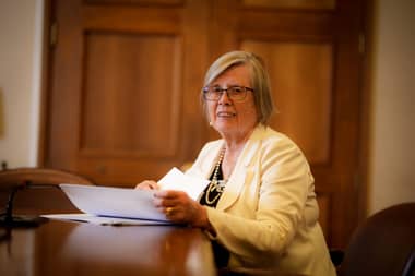 Surgen nombres para reemplazar a Mercedes Bulnes en la Cámara de Diputados(as)