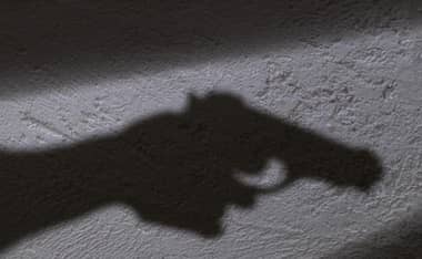 Vecino de sector Santa Fe de Curicó fue baleado en una plazoleta