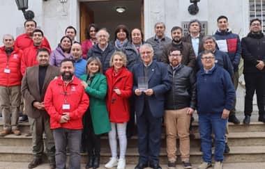 Municipio de Molina otorgó reconocimiento a Pedro Figueroa por sus 60 años de servicio público en Curicó