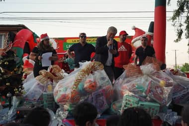 Programa “Navidad en tu Barrio” entregó regalos a cerca de 16 mil niños y niñas en Curicó