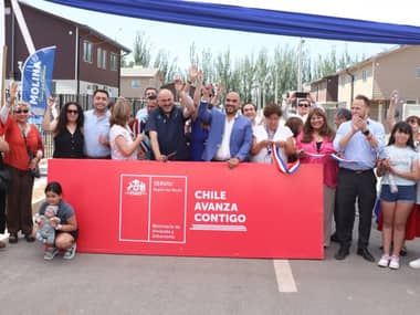 Familias del proyecto Parque del Sol en Molina recibieron las llaves de sus nuevas viviendas