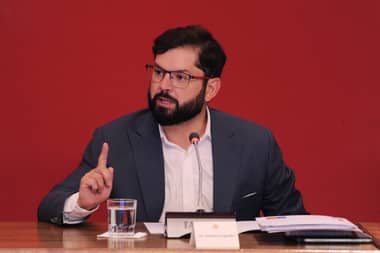 Boric descarta "quiebre" con Cariola pero remarca que "yo no me refiero así a mis aliados"