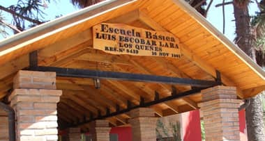 Autoridades analizan mantener la educación media en escuela de Los Queñes