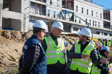 Senador Galilea inspecciona obras de hospitales en Parral, Cauquenes y Constitución: estarían operativos en 2026