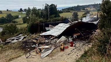 Dos niños fallecen en incendio en Calbuco mientras se encontraban solos en casa
