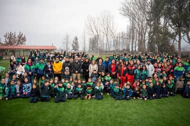 Liceo Luis Leyton Rubio de Rauco inaugura moderna cancha de pasto sintético