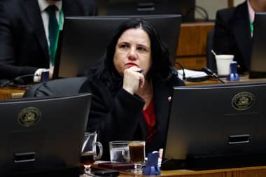 Trinidad Steinert busca revertir dictamen de Contraloría y alega errores y defensa vulnerada