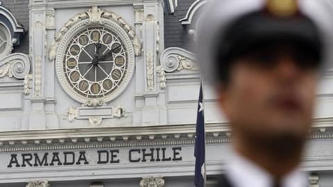 Dictan prisión preventiva para otros dos marinos detenidos por violación en Rapa Nui