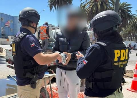 PDI detiene a dos extranjeros con órdenes de expulsión vigentes en Curicó y Linares