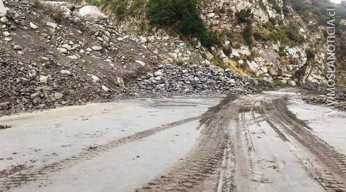 Cierran Paso Vergara por derrumbes en el límite argentino