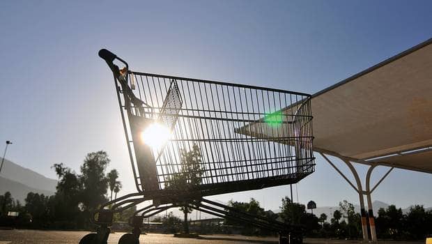 Carabineros detiene a dos sujetos por robos desde vehículos en supermercados de Curicó