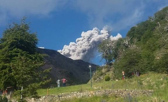 Onemi: Actividad en Nevados de Chillán es un “breve pulso de ceniza”
