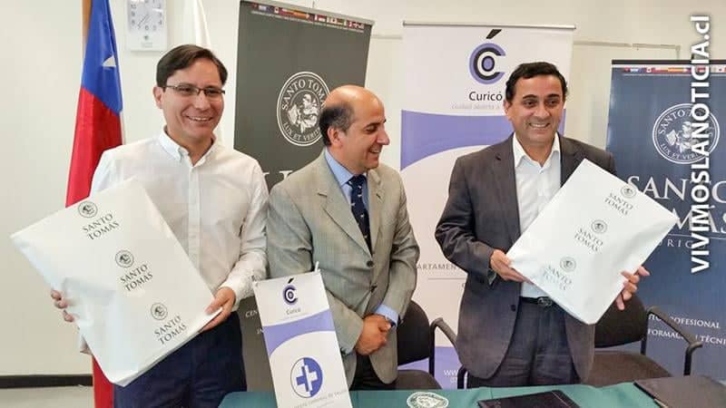 [FOTOS] Firman convenio colaborativo entre salud  municipal y Santo Tomás