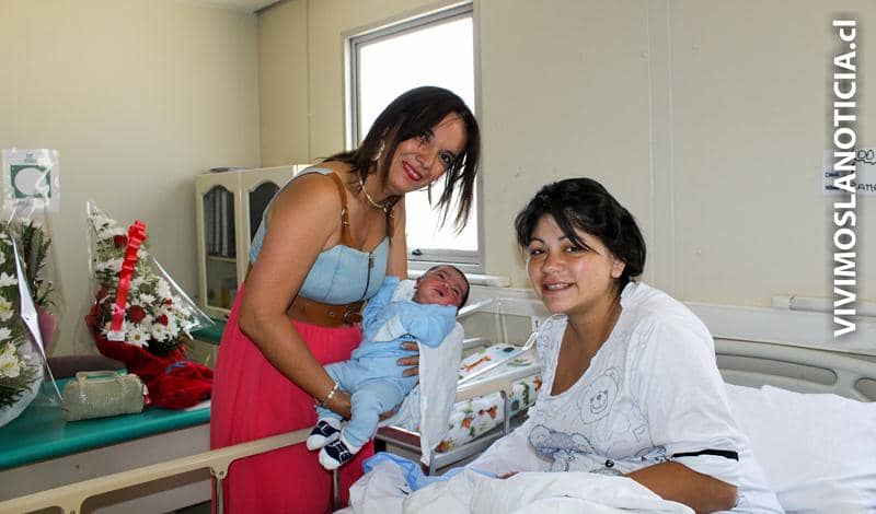 Bebe curicano es el primer nacido del 2016 en la región del Maule