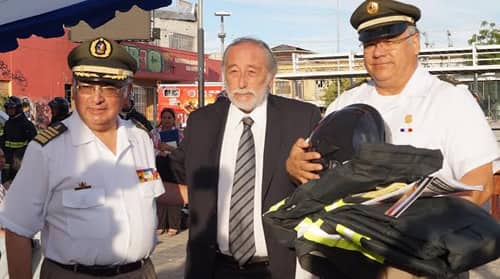 GORE entrega mil kits de vestuario para bomberos