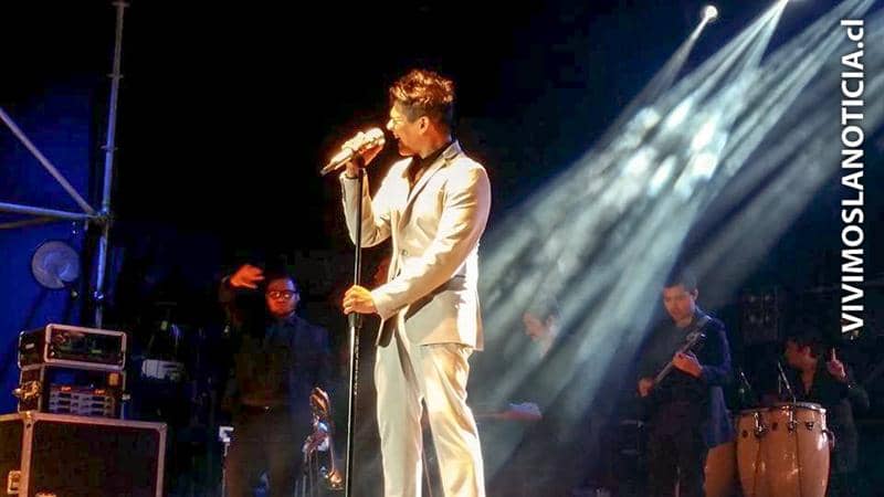 Américo celebra 10 años de carrera en Teatro Provincial de Curicó