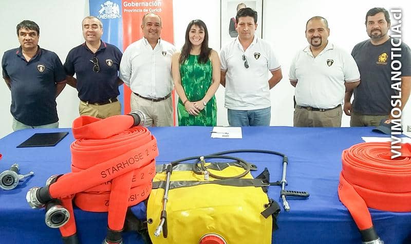 Bomberos recibe material que perdió en incendio forestal