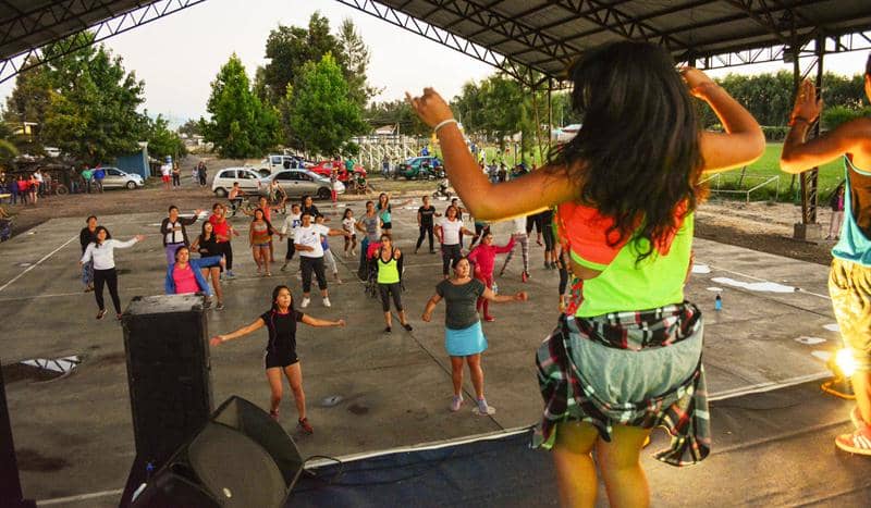 [FOTOS] Sagrada Familia celebra el verano en la playa, Villa Prat y sectores