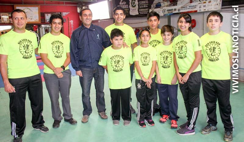 Despiden a delegación de karate que representará a Chile en Brasil