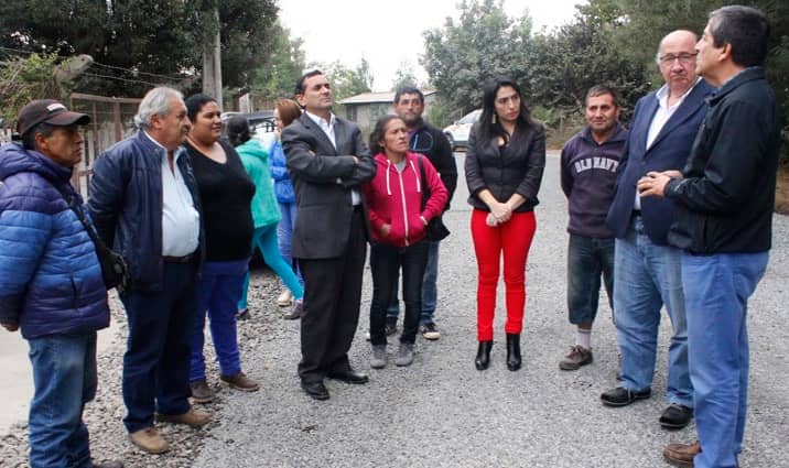 Revisan avances de trabajos de pavimentación de camiones secundarios