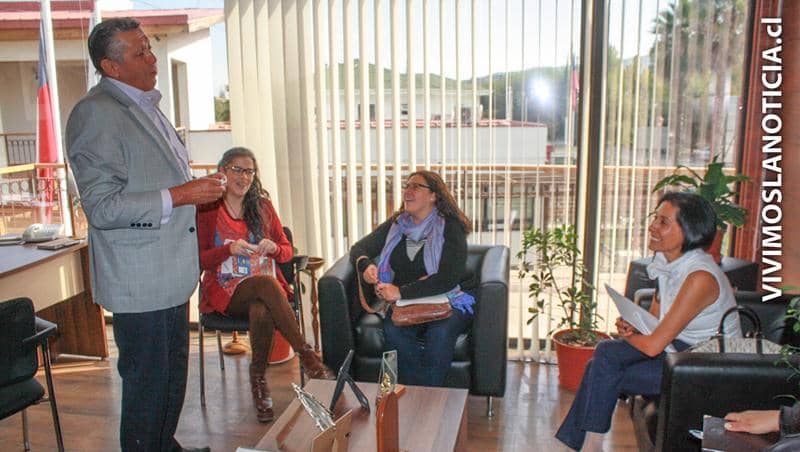Rauco comparte experiencia de su "Farmacia Popular" con otras comunas