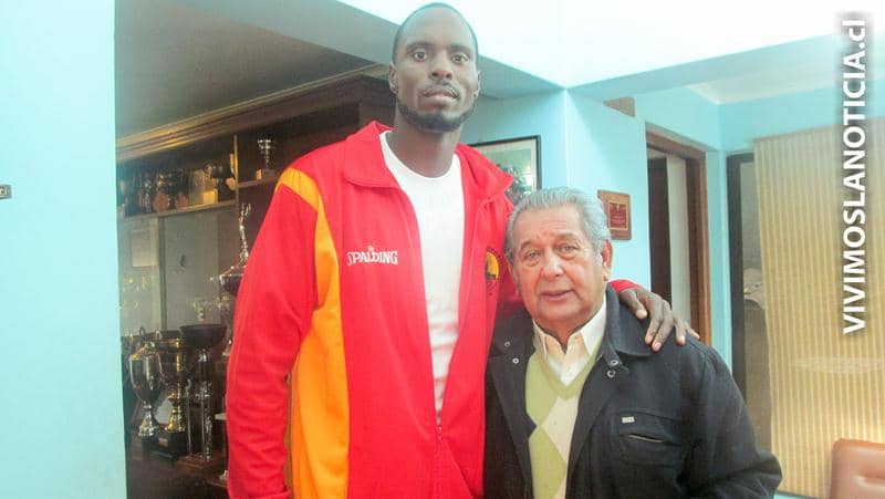 Pivot norteamericano se incorpora a Deportivo Español