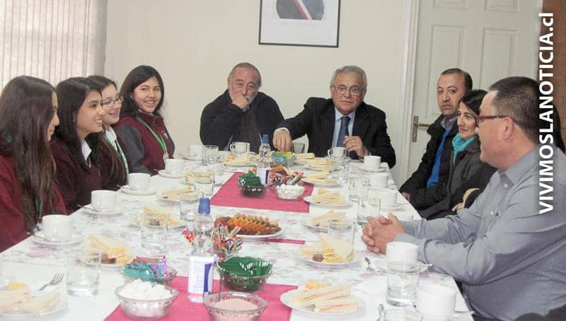 Gobierno felicitó presentación del Colegio San Jorge en feria internacional