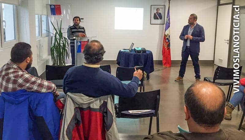 Capacitan a leñeros de Curicó sobre programa de descontaminación