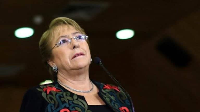 Adimark: aprobación a Bachelet cae por tercera vez al mínimo