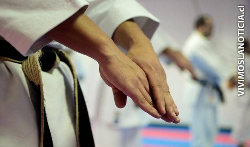 Karatecas curicanos rendirán examen para obtener cinturón negro
