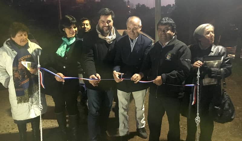 Vecinos se sienten más seguros con nueva iluminación en Barrio La Poza de Constitución