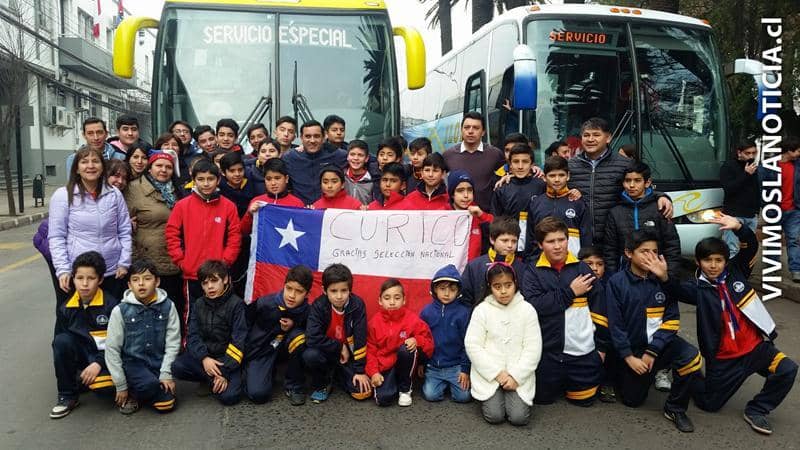 Niños curicanos viajaron a la celebración de la Selección Chilena