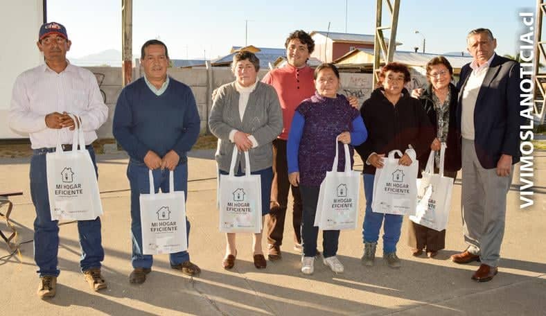 Entregan ampolletas para crear conciencia de ahorro de energía en Rauco