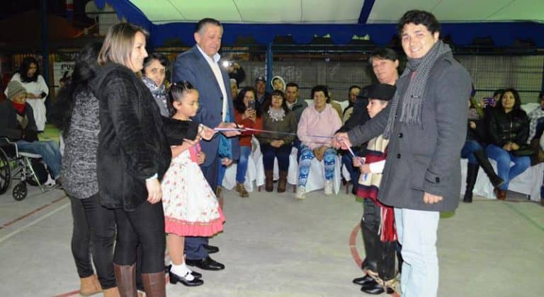 Vecinos de Rauco recibieron multicancha