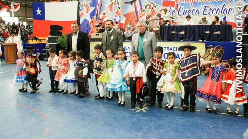 Se realizó campeonato comunal de cueca escolar