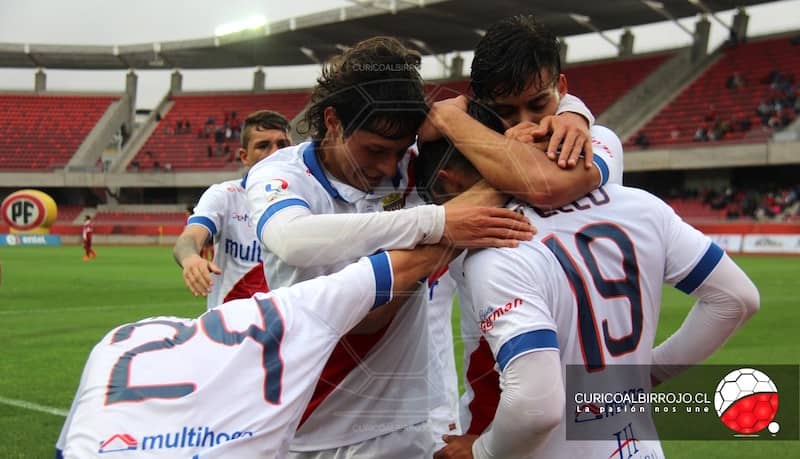Curicó Unido es sublíder y único invicto de la Primera B
