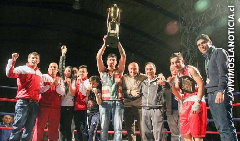 La copa en gala de box se quedó en Curicó