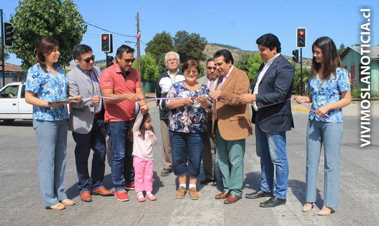 Inauguran los primeros semáforos del pueblo de Maule